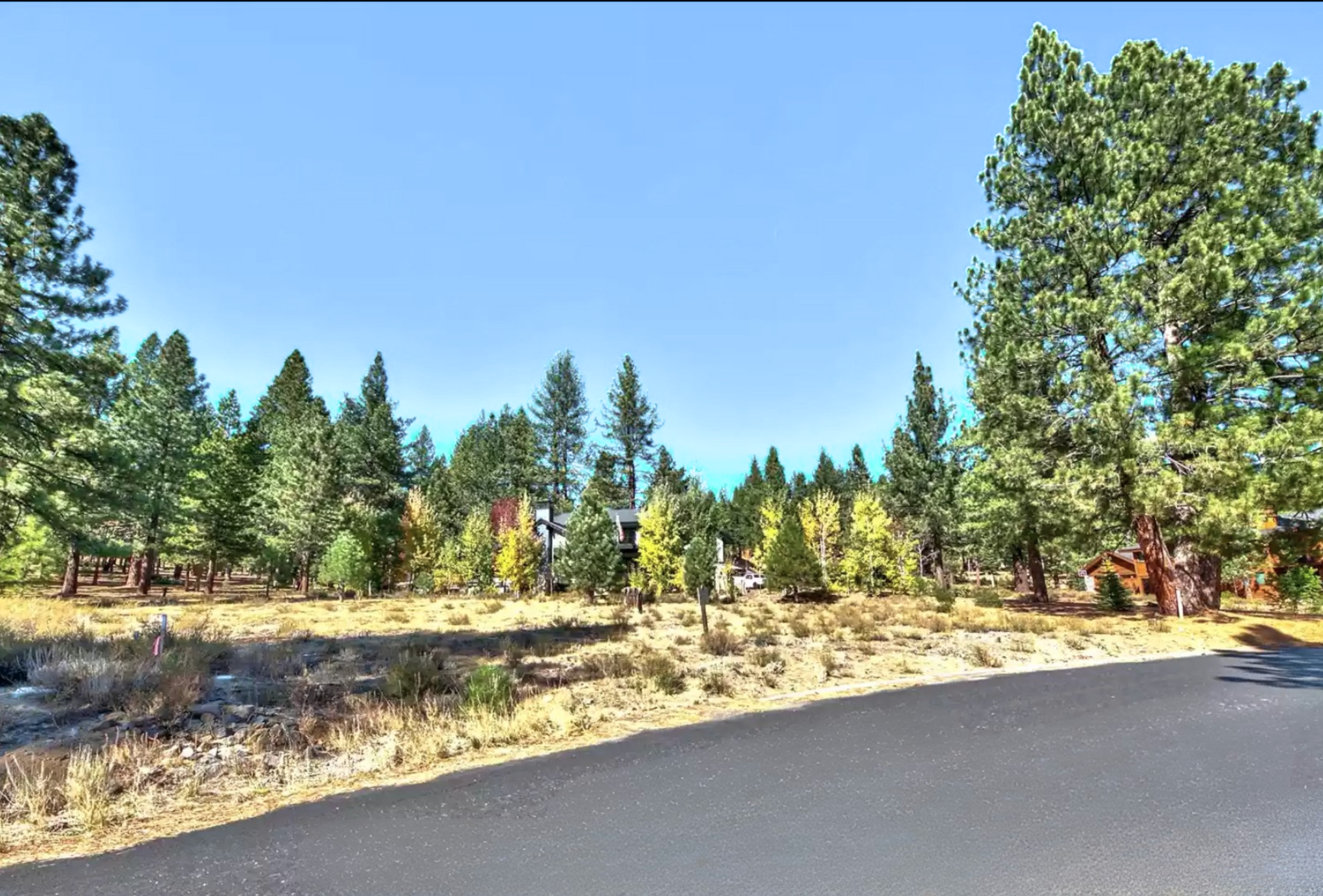 11670 Bottcher Loop Truckee, CA 96161 - Photo 7 of 16