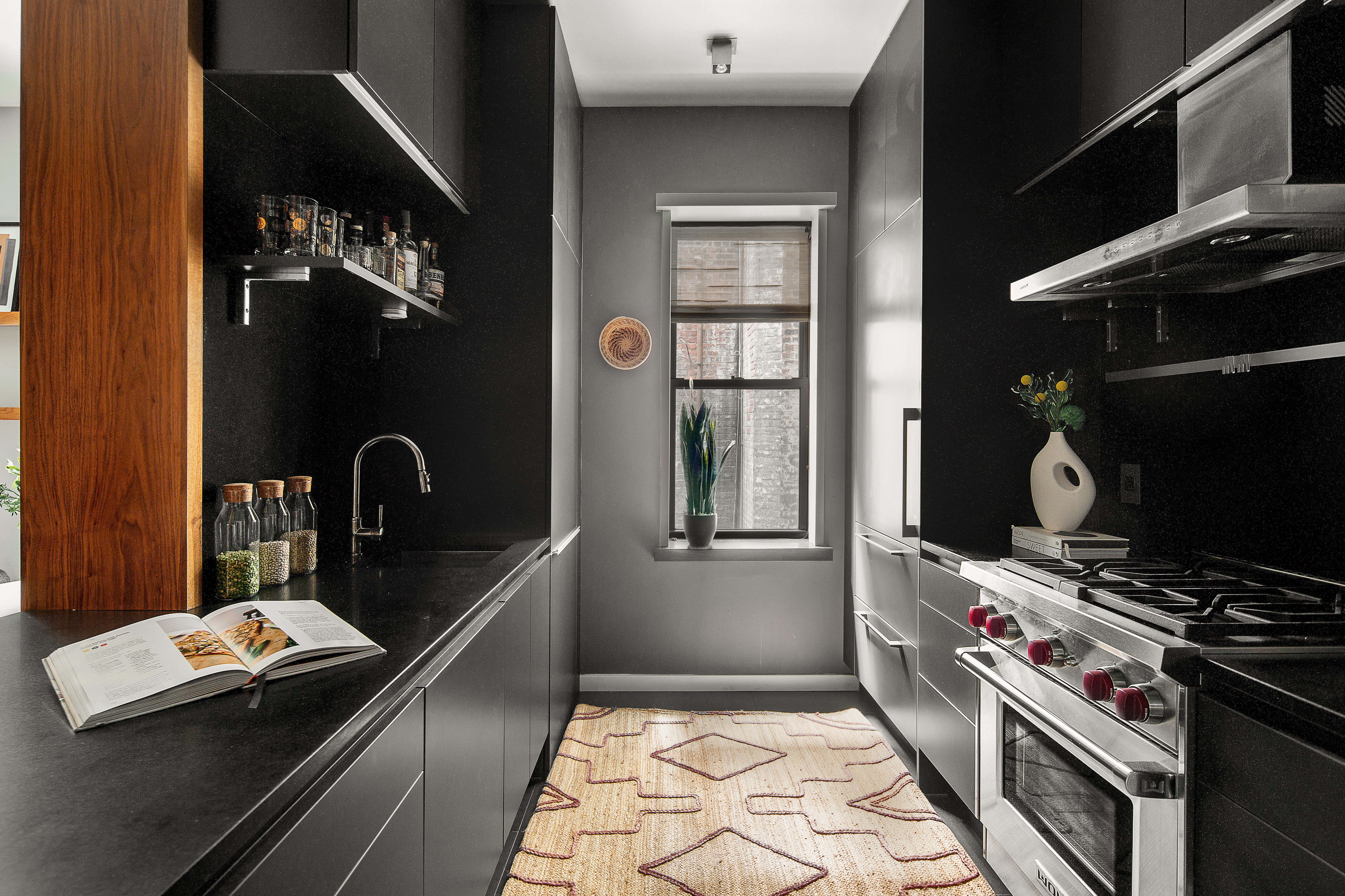 130 West 16th Street, Unit 6 Manhattan, NY 10011 - Photo 4 of 8