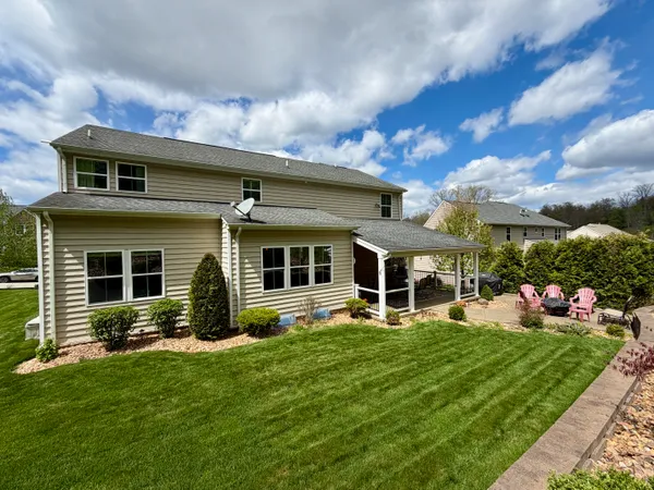 $780,000 | 222 Overlook Drive, McMurray, PA 15317