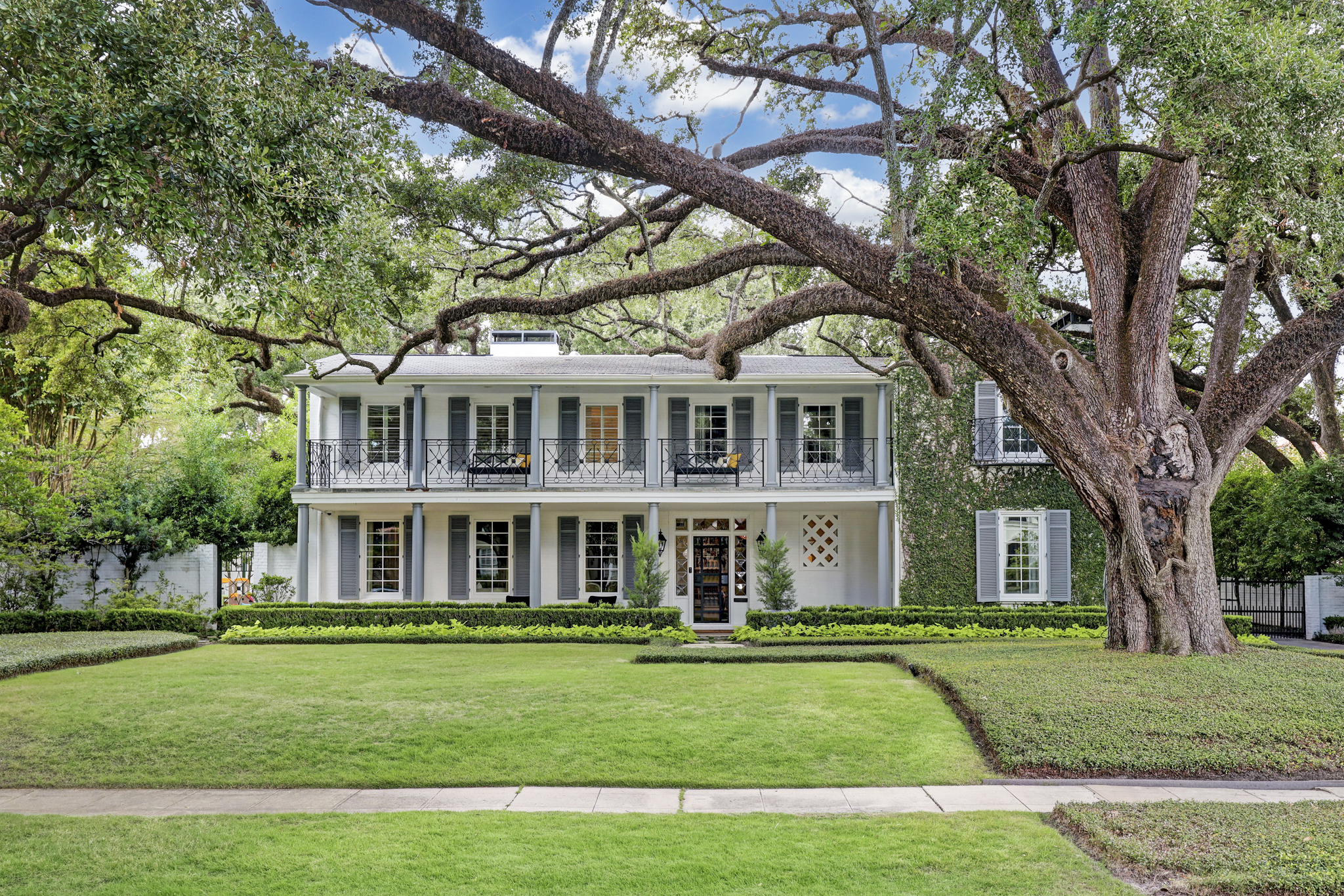 2240 Chilton Road Houston, TX 77019 - Photo 1 of 34