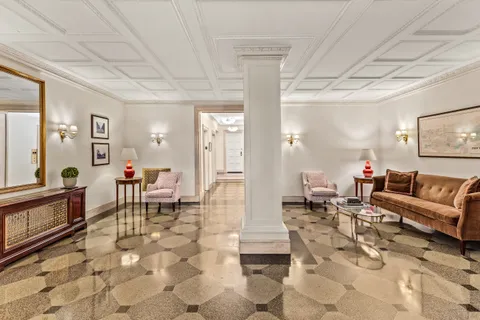 $1,350,000 | 70 East 96th Street, Unit 2D | Upper East Side