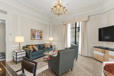 $220,000 | 2 East 55th Street, Unit 821W18 | Midtown East