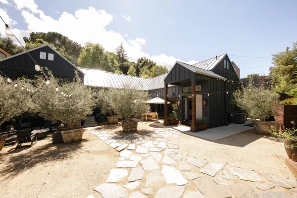 $2,550,000 | 28960 Crags Drive, Agoura Hills, CA 91301