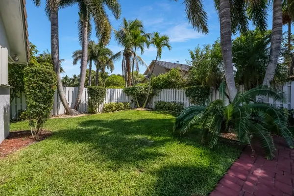 $5,900 | 9600 Northwest 18th Street, Plantation, FL 33322