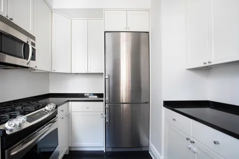 $2,600,000 | 25 5th Avenue, Unit 12F | Greenwich Village