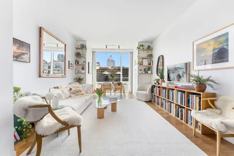 $2,650,000 | 311 West Broadway, Unit 7G | SoHo