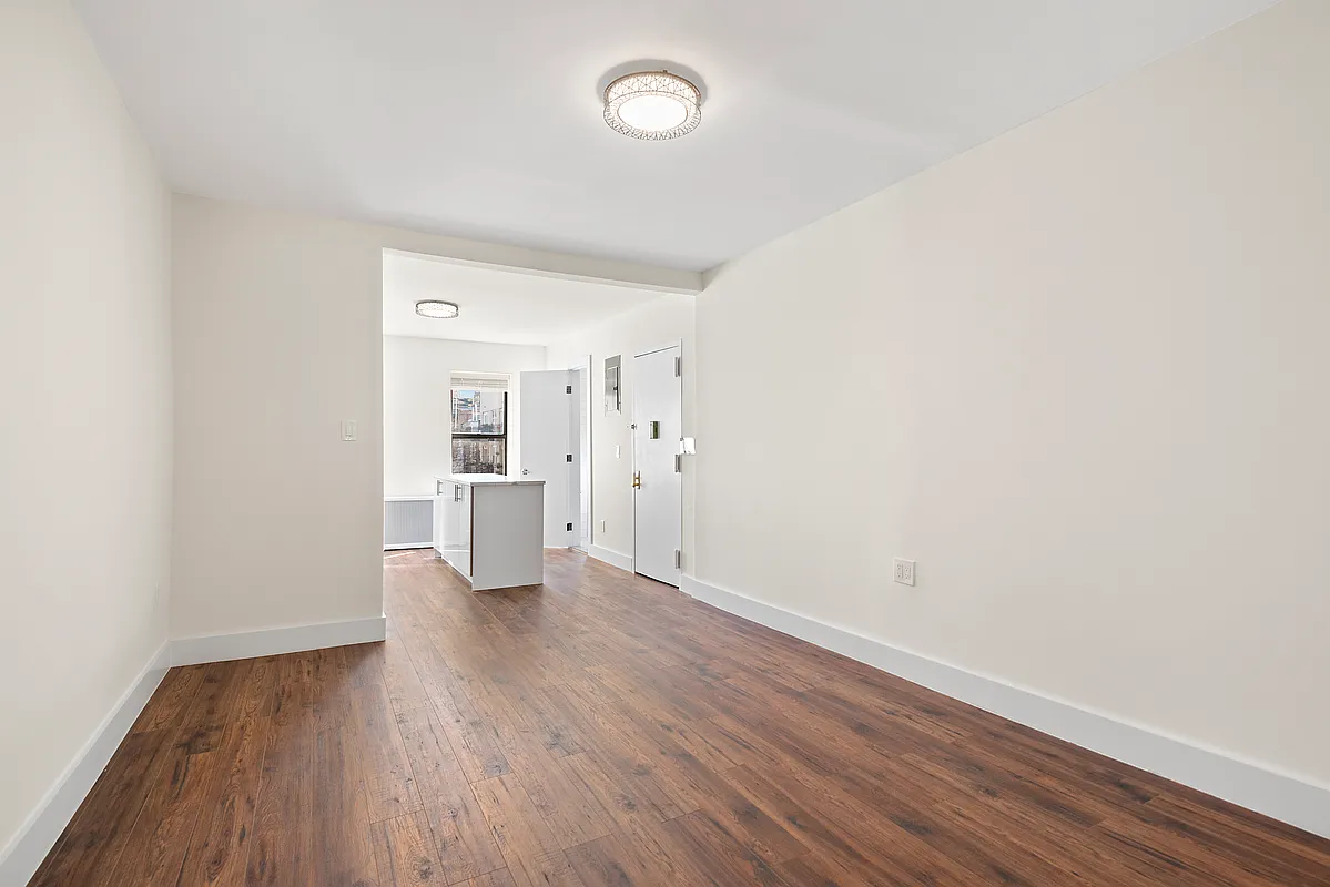 807 Washington Street, Unit 4 Manhattan, NY 10014 - Photo 3 of 8