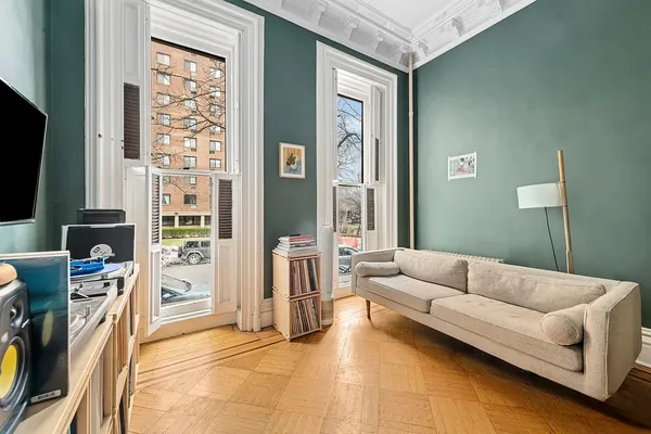 $4,495 | 26 St James Place, Unit 1 | Clinton Hill