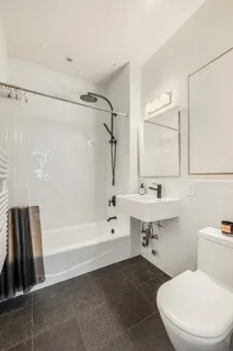 $1,695,000 | 175 East Broadway, Unit 4C | Two Bridges