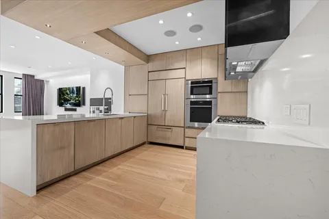$2,745,000 | 133 West 14th Street, Unit 6 | Chelsea