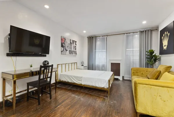 $2,700 | 258 Clinton Avenue, Unit 1F | Clinton Hill