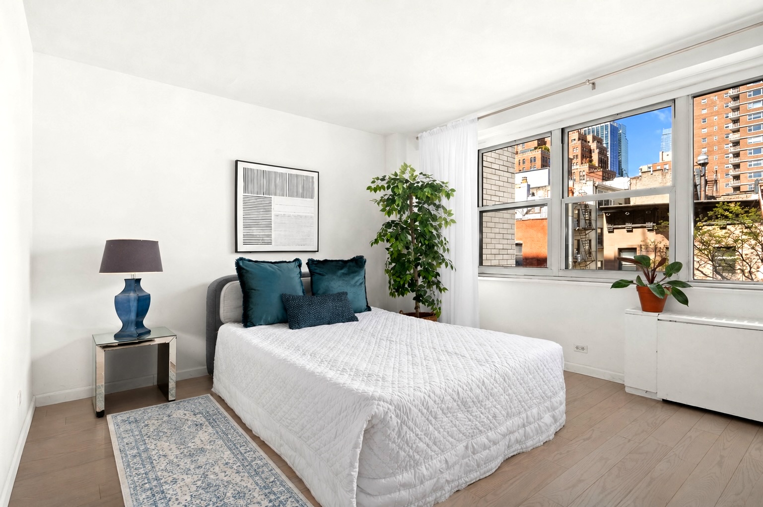 360 West 22nd Street, Unit 5H Manhattan, NY 10011 - Photo 3 of 13