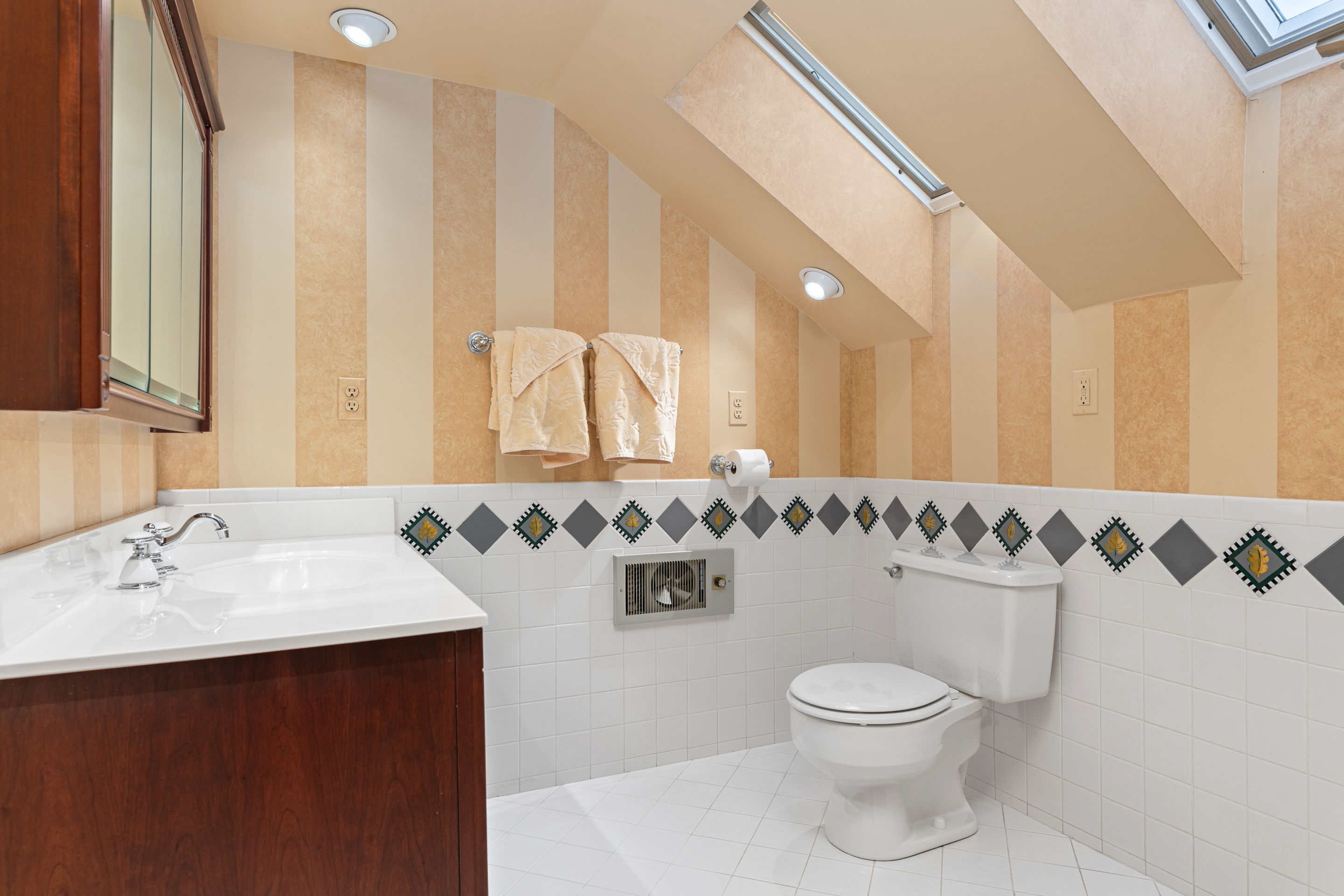 791 Grubbs Mill Road Berwyn, PA 19312 - Photo 47 of 76 a bathroom with a sink and a mirror