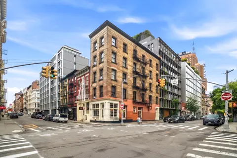 $2,599,000 | 311 West Broadway, Unit 7D | SoHo