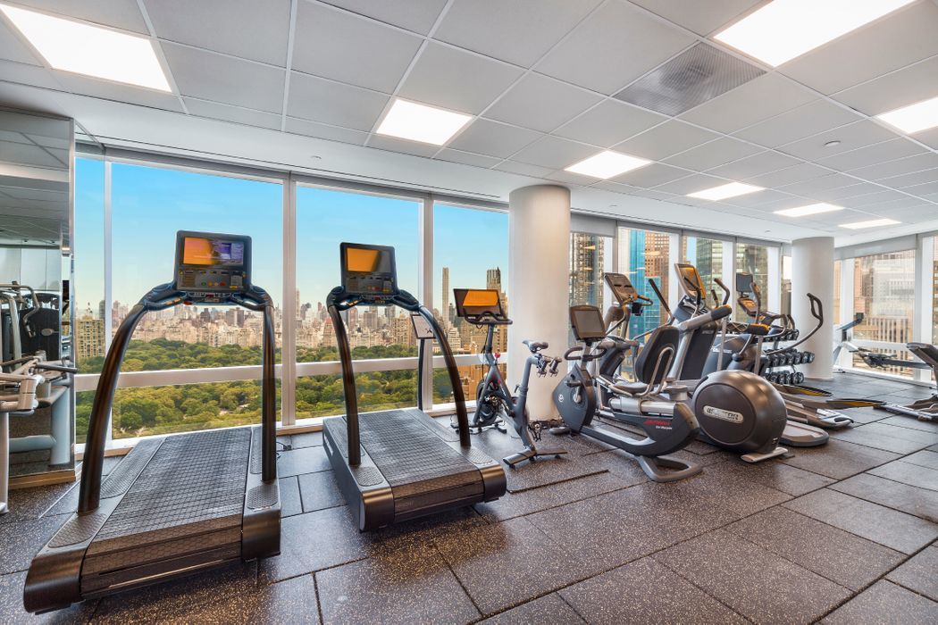 25 Columbus Circle, Unit 75A Manhattan, NY 10019 - Photo 28 of 36 a view of a room with gym equipment