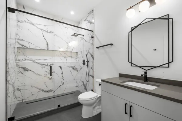 $3,800 | 1327 West Taylor Street, Unit 2W, Chicago, IL 60607