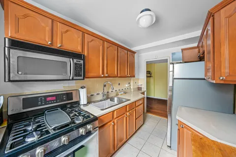 $389,000 | 21-80 33rd Road, Unit 3C | Astoria