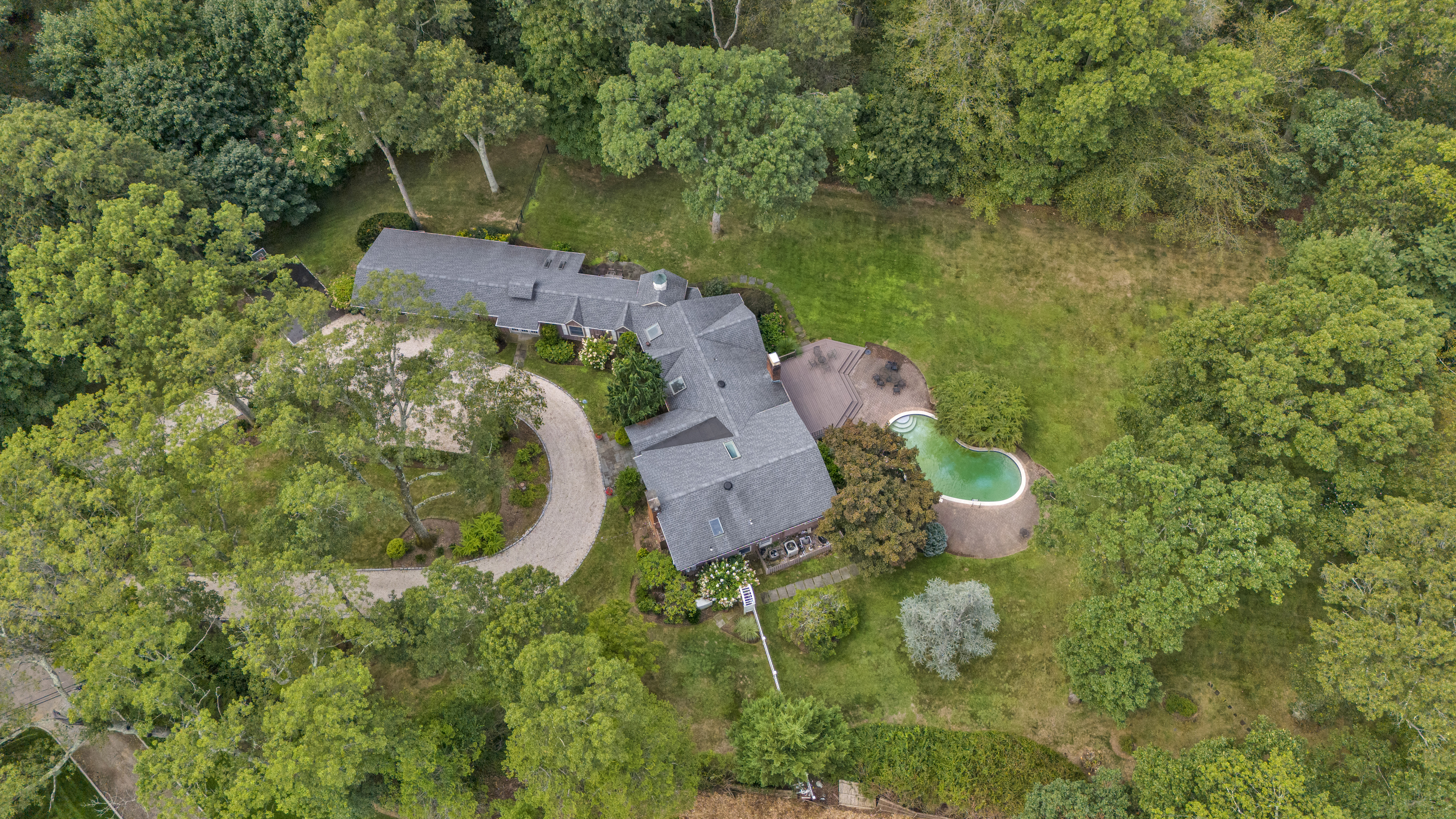 11 Quaker Ridge Road Brookville, NY 11545 - Photo 31 of 34