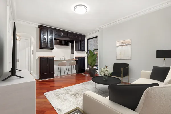 $3,900 | 305 West 72nd Street, Unit 7D | Upper West Side