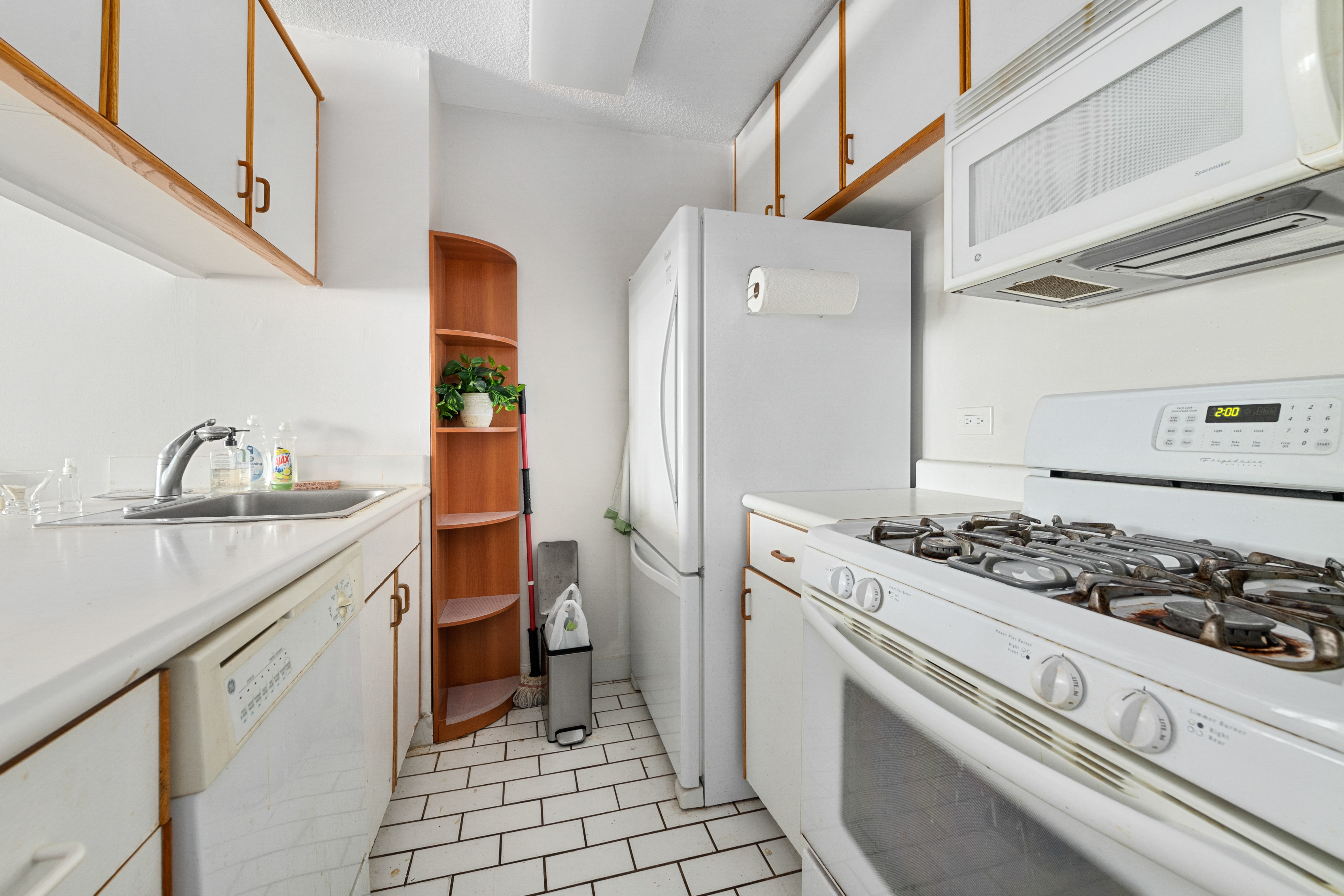 200 Rector Place, Unit 18J Manhattan, NY 10280 - Photo 4 of 13