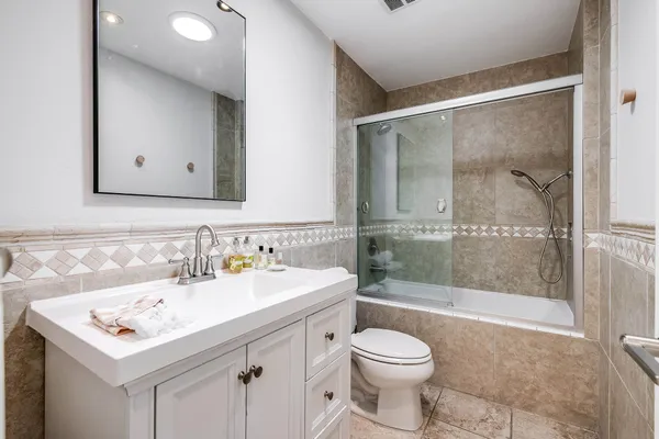 $818,000 | 445 Washington Boulevard, Unit 10, Marina del Rey, CA 90292