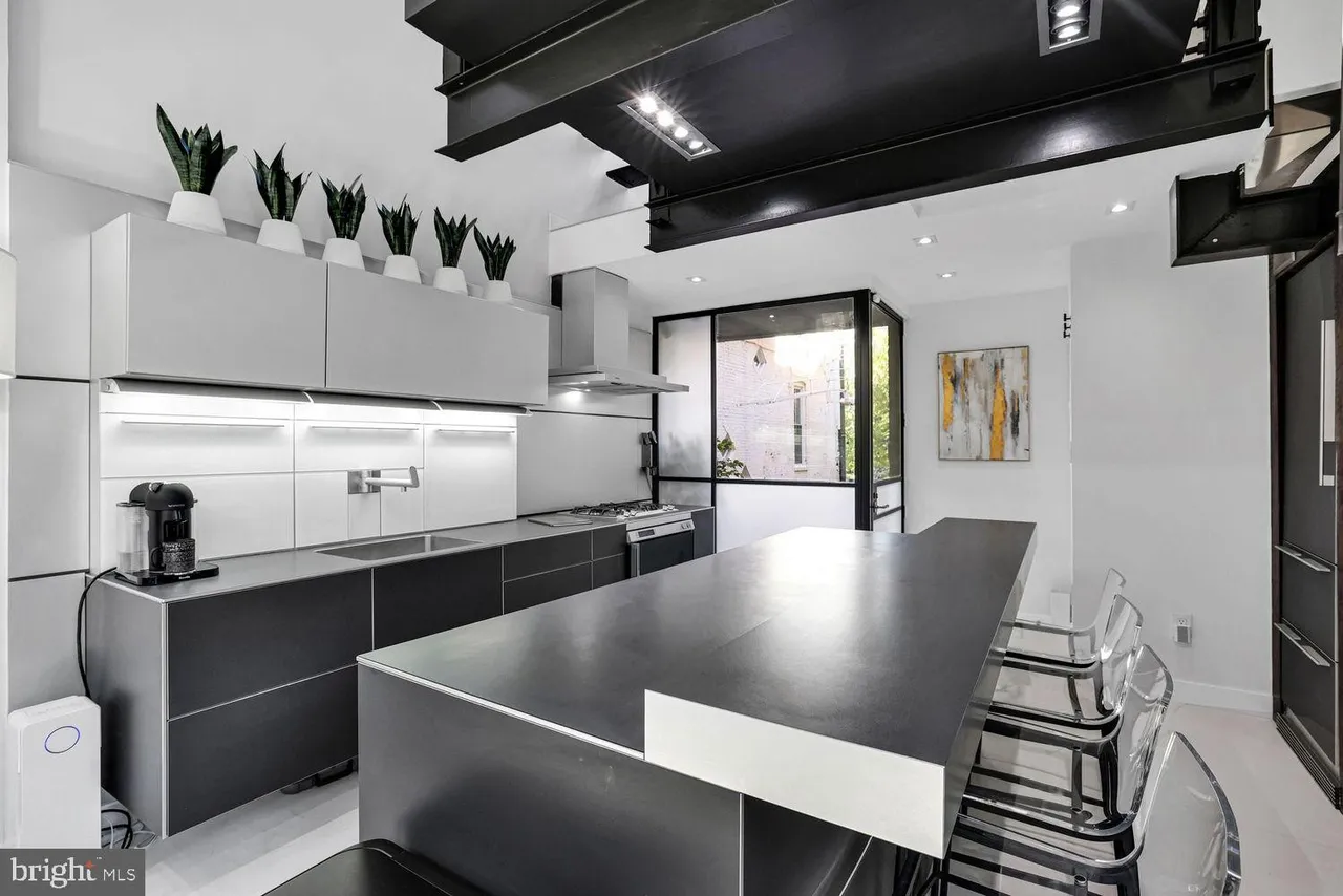 1630 19th Street Northwest Washington, DC 20009 - Photo 13 of 44