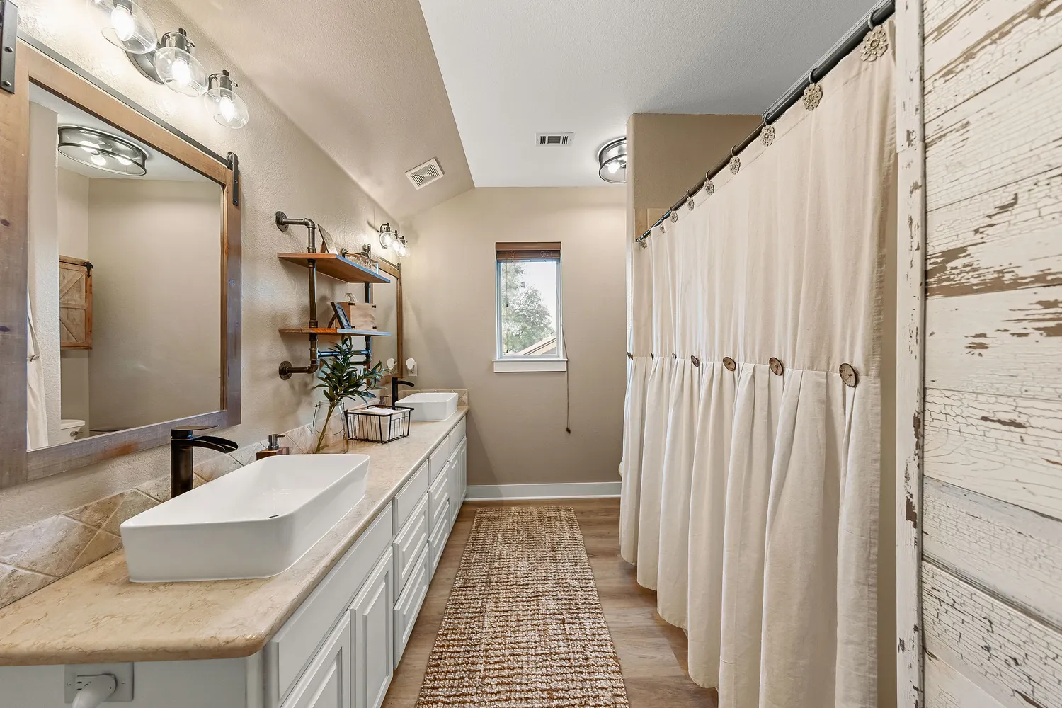 $1,285,000 | 309 Hacienda Place, Dripping Springs, TX 78620