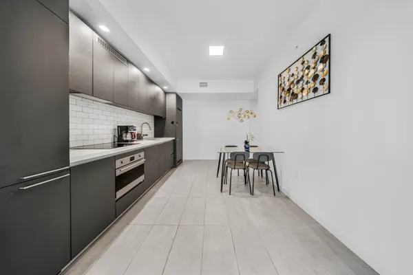 $400,000 | 227 Northeast 2nd Street, Unit 1909, Miami, FL 33132