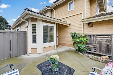 $1,049,000 | 9525 High Park Lane, San Diego, CA 92129