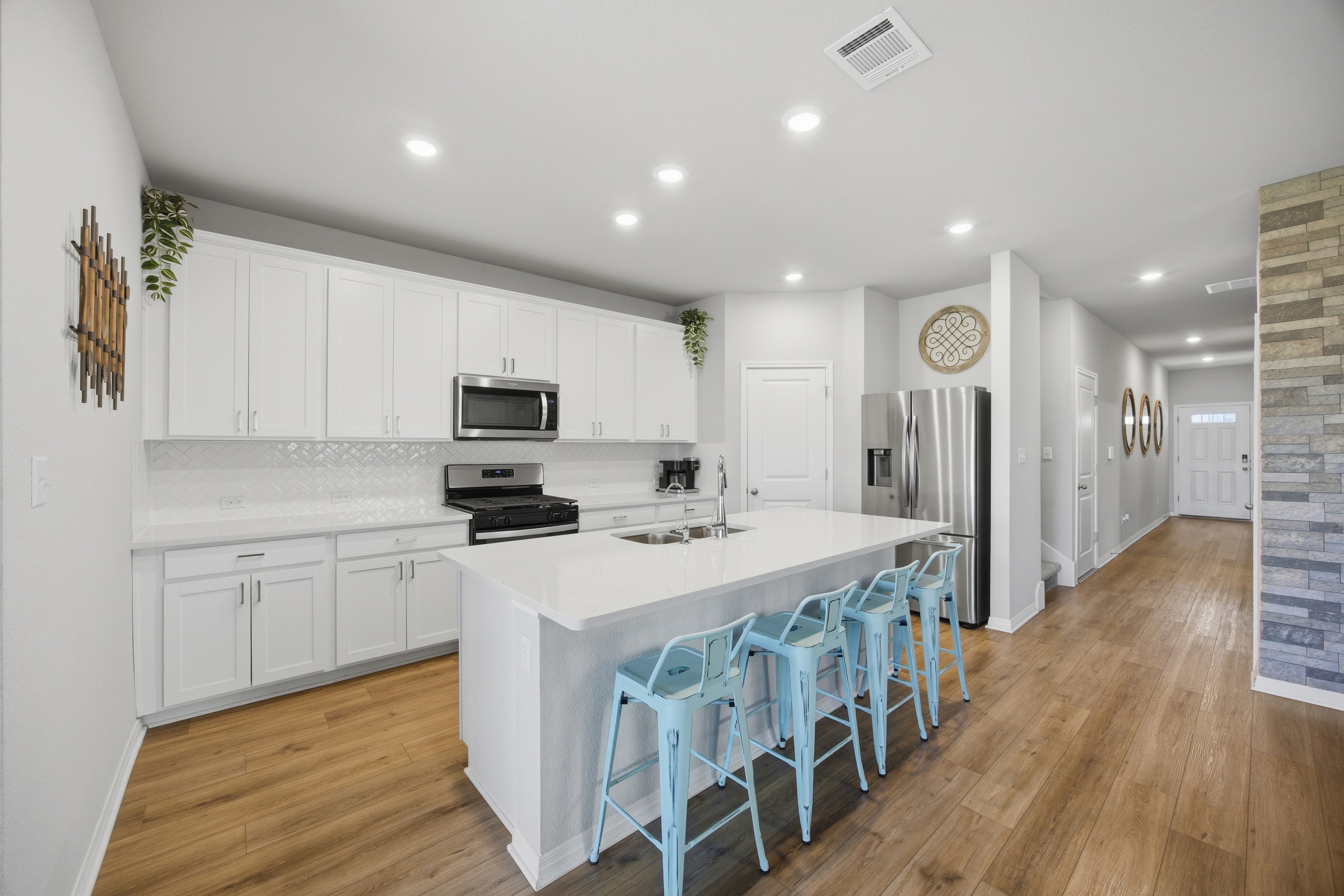 904 View Drive Georgetown, TX 78628 - Photo 6 of 40