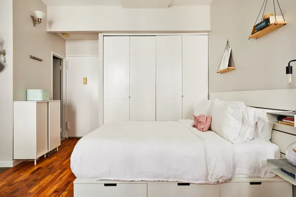 $3,200 | 4 Lexington Avenue, Unit 4F | Gramercy