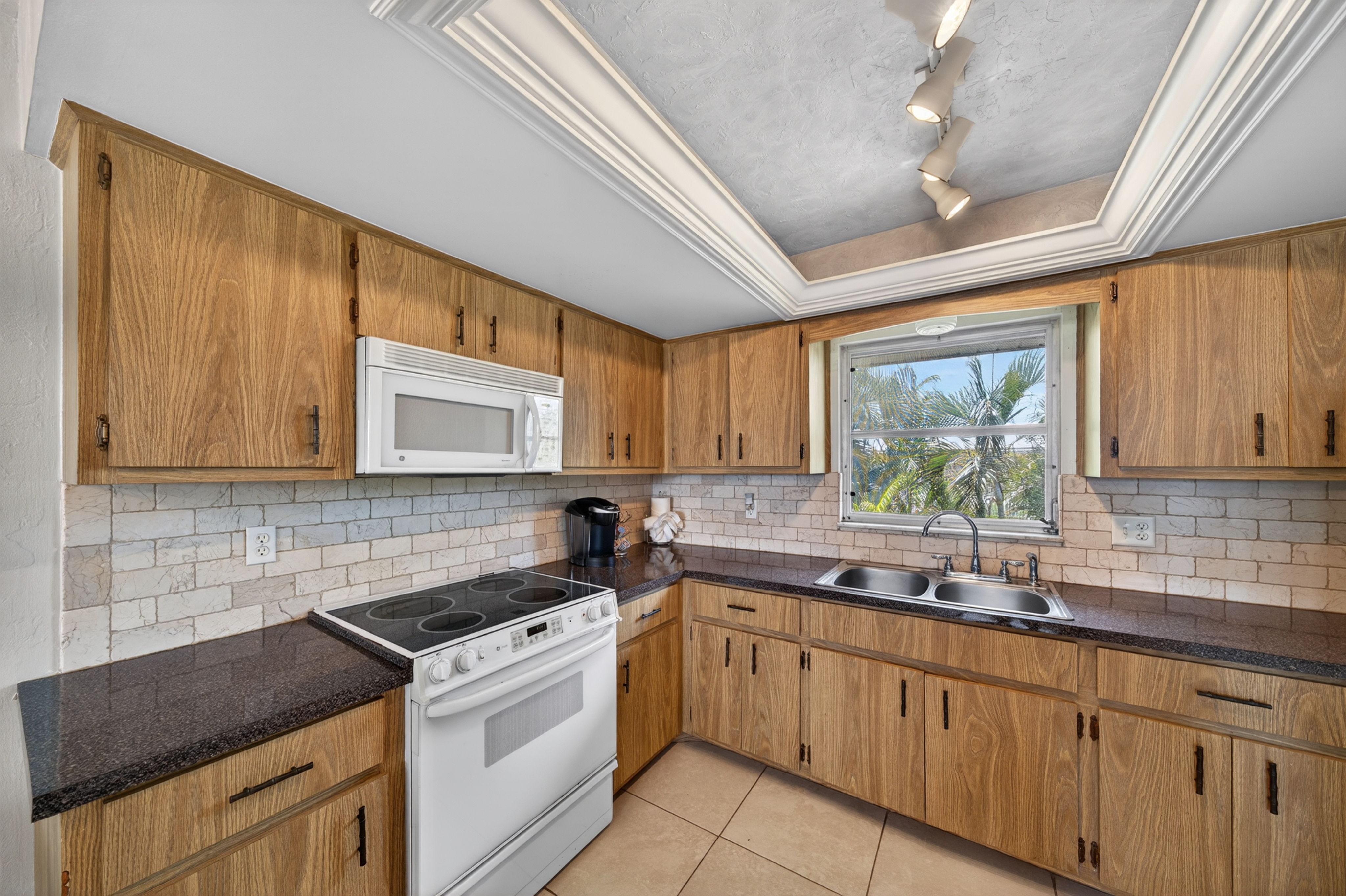 3188 Shell Mound Boulevard Fort Myers Beach, FL 33931 - Photo 6 of 31