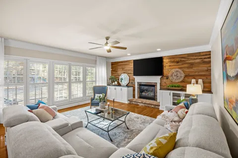 $899,900 | 16532 Flintrock Falls Lane, Charlotte, NC 28278