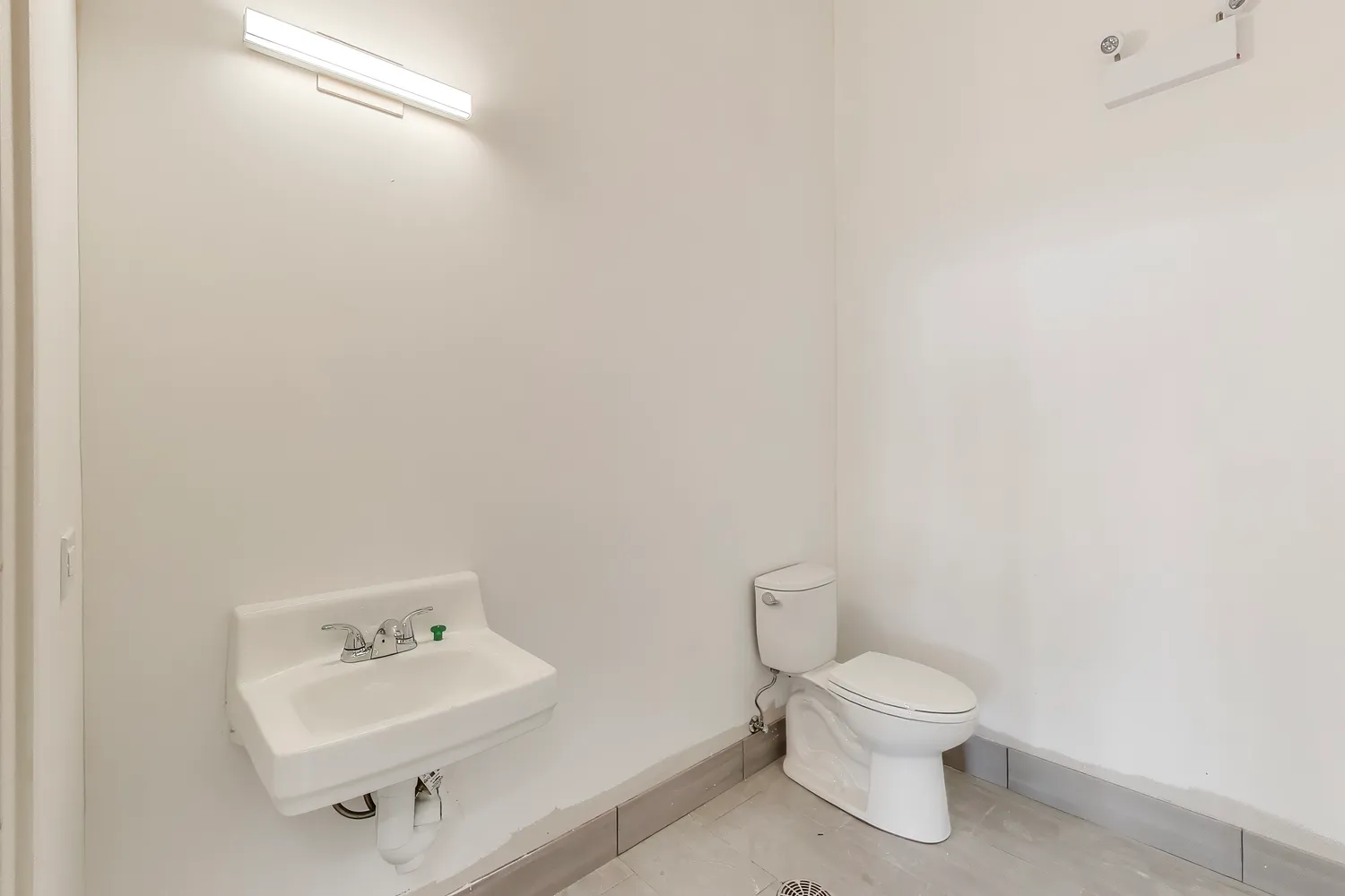 $3,938 | 1619 West Lawrence Avenue, Unit 1, Chicago, IL 60640