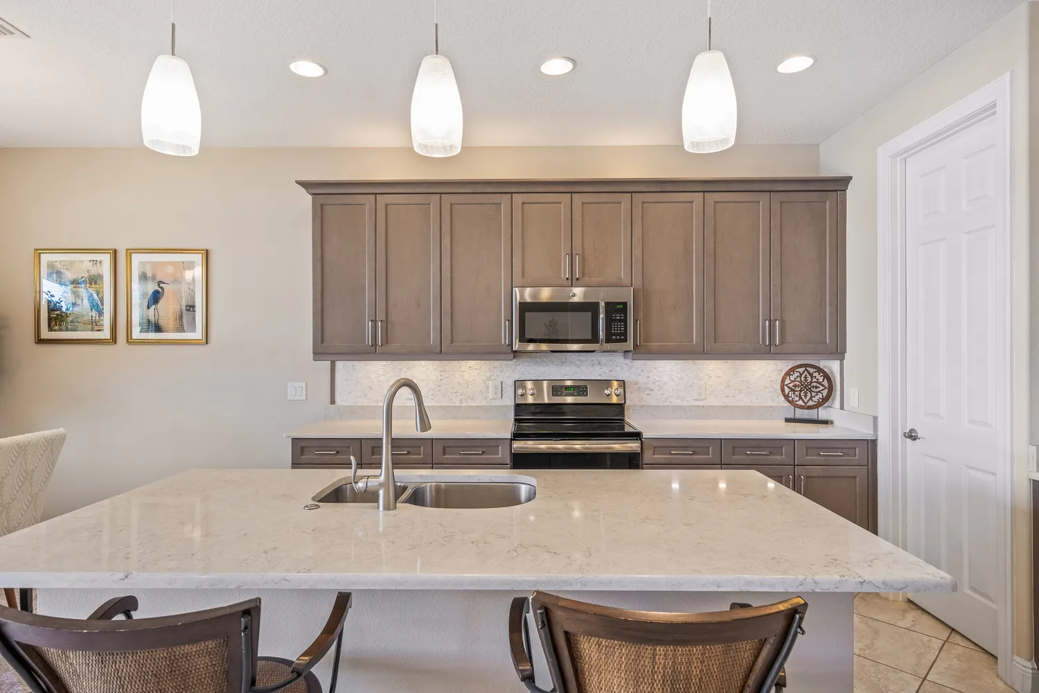 $525,000 | 1830 Berkshire Circle Southwest, Vero Beach, FL 32968