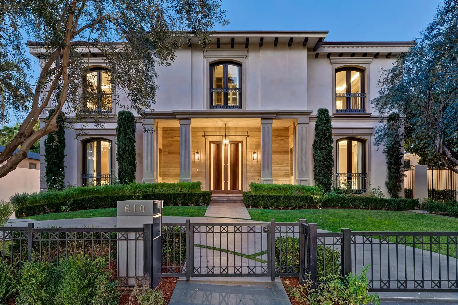 $18,800,000 | 610 North Rodeo Drive, Beverly Hills, CA 90210