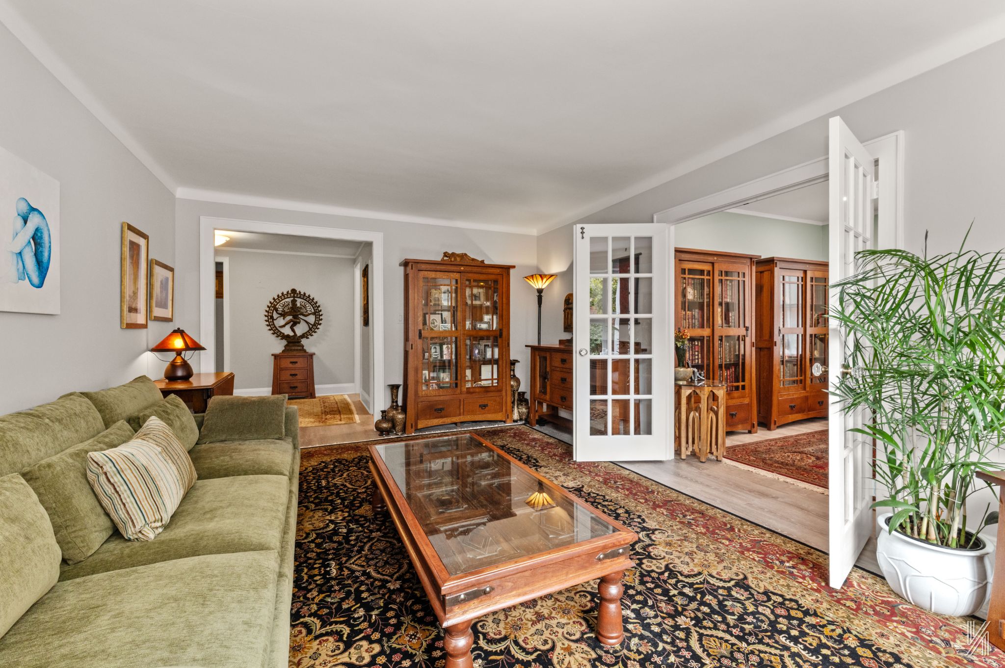 34-41 85th Street, Unit 1X Queens, NY 11372 - Photo 3 of 24 a living room with furniture