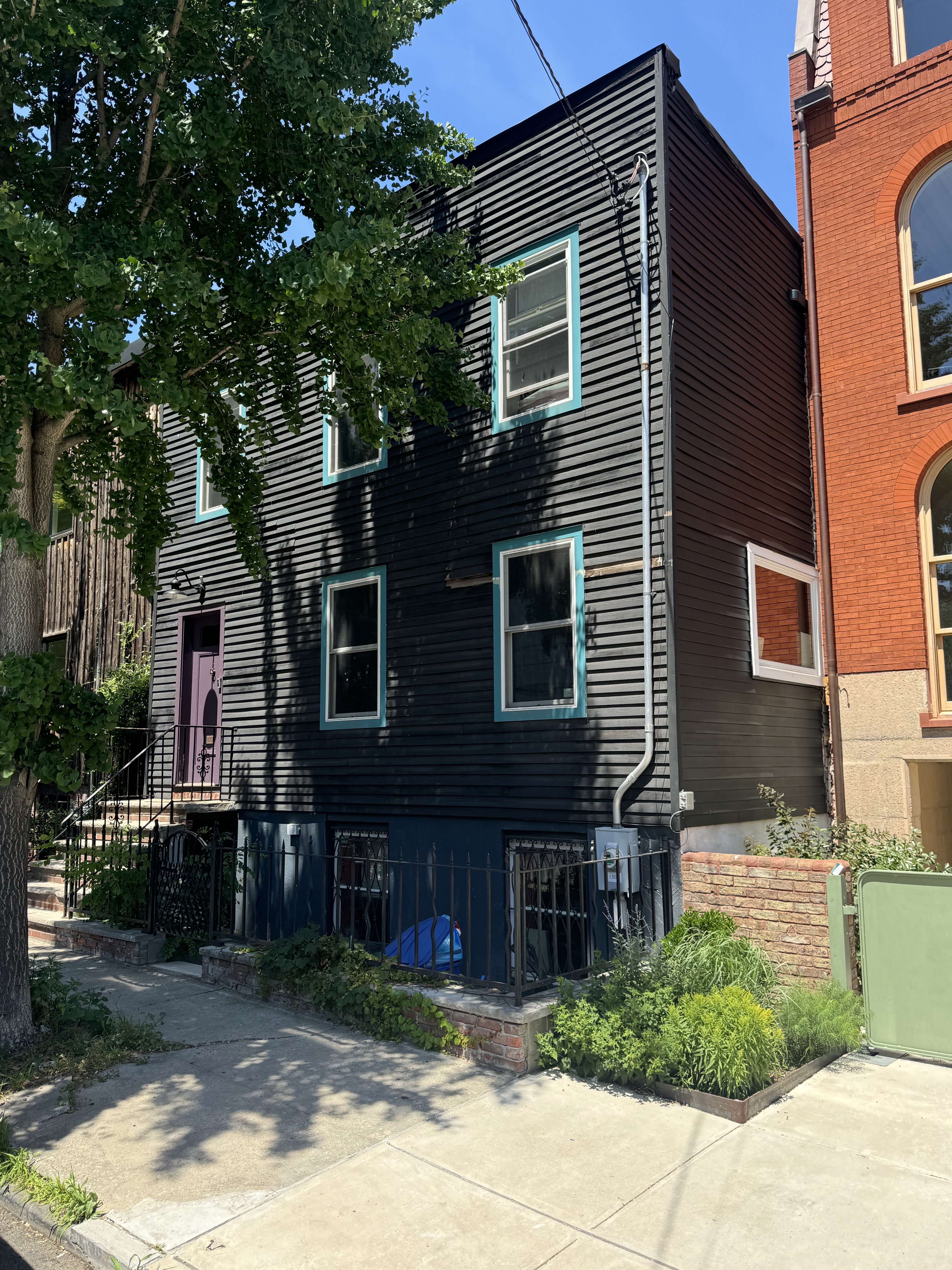 100 King Street Brooklyn, NY 11231 - Photo 20 of 21 a front view of a house with garden