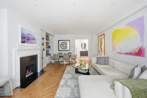 $2,699,000 | 50 East 72nd Street, Unit 10B | Lenox Hill