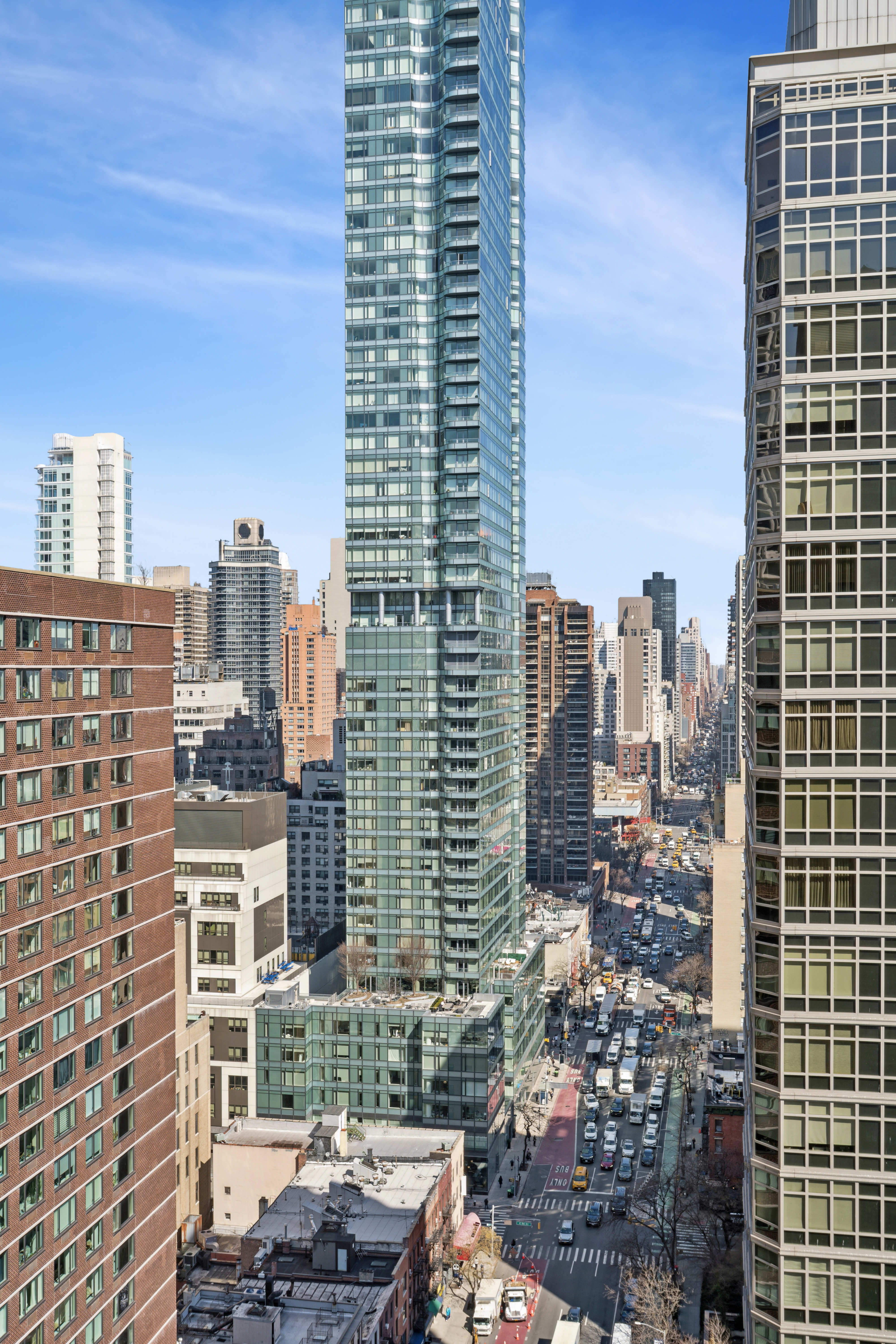 300 East 54th Street, Unit 29H Manhattan, NY 10022 - Photo 7 of 14 a view of a city with tall buildings