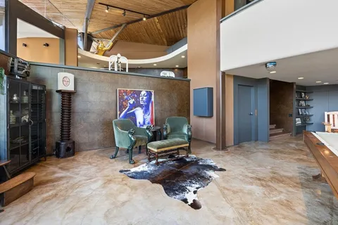 a view of entryway