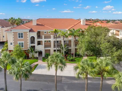 $885,000 | 6 Academy Way, Unit 221, St. Petersburg, FL 33711