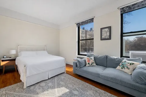 $440,000 | 101 West 80th Street, Unit 2C | Upper West Side