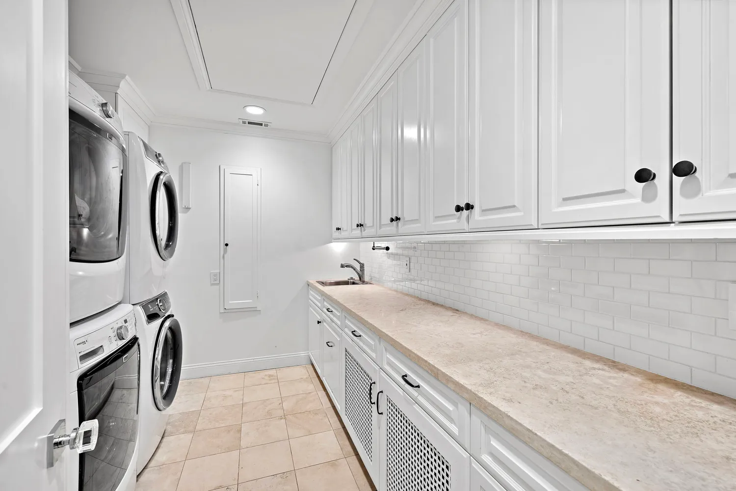 $5,295,000 | 1725 Skylark Lane, Newport Beach, CA 92660