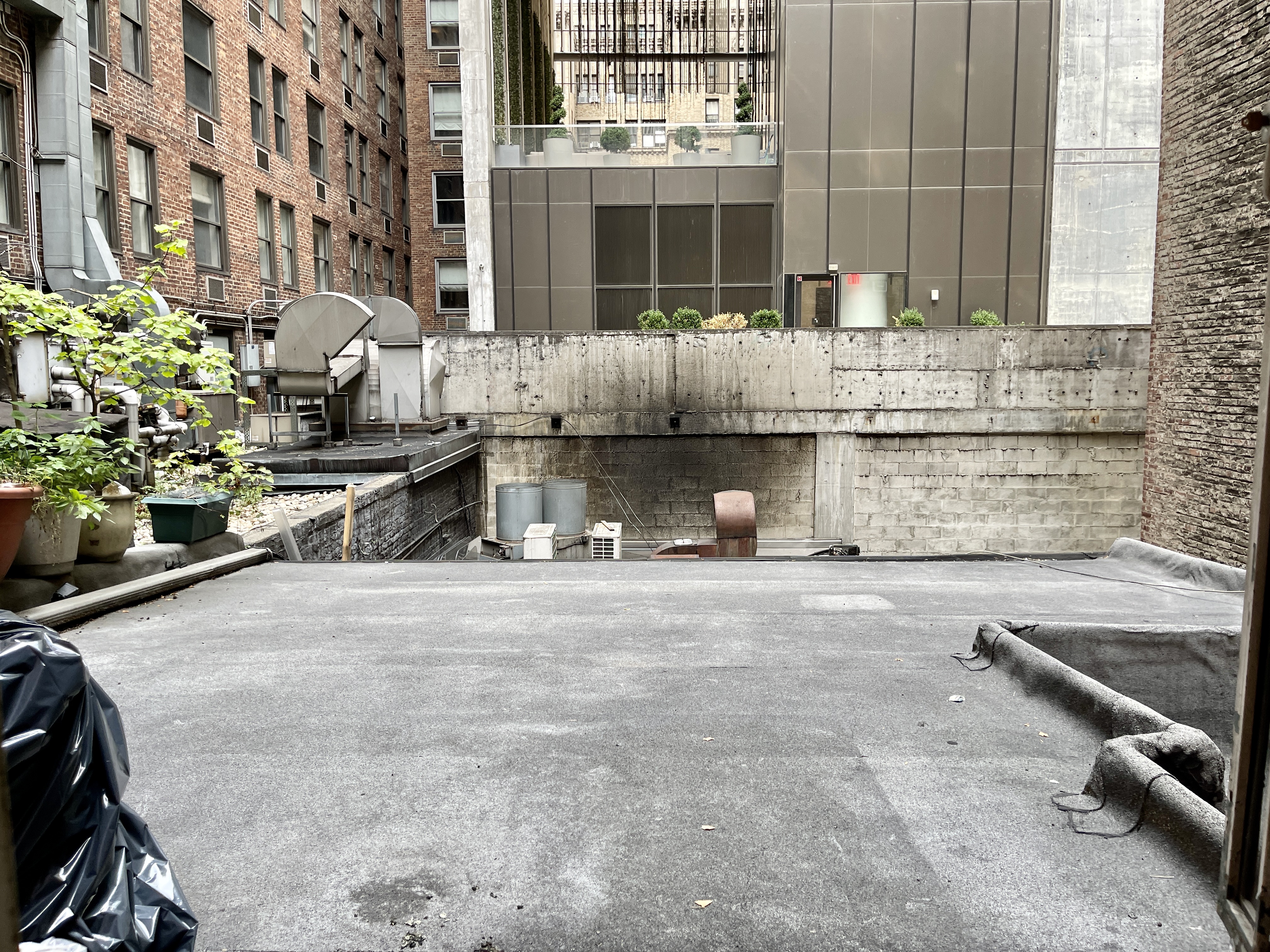 East 49th Street Manhattan, NY 10022 - Photo 27 of 31 Gallery Image 27