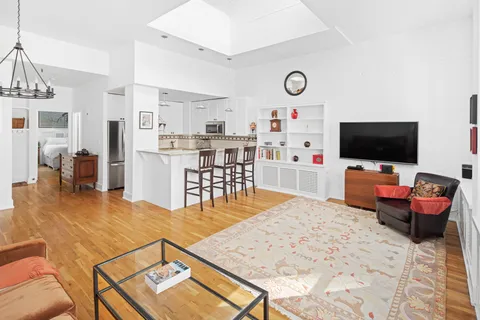 $1,495,000 | 23 East 10th Street, Unit PHA | Greenwich Village