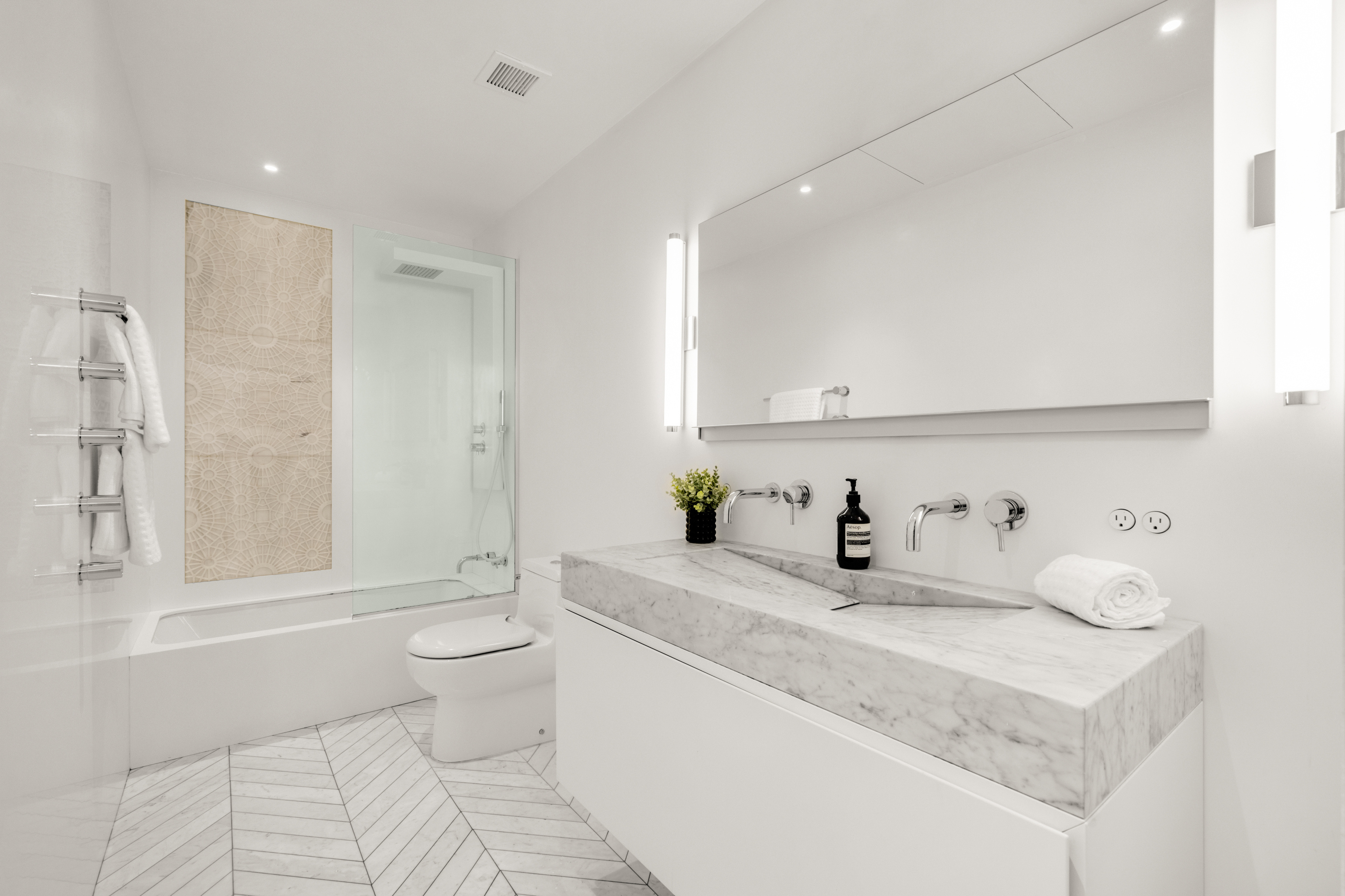 448 West 37th Street, Unit 12E Manhattan, NY 10018 - Photo 9 of 11 Gallery Image 9
