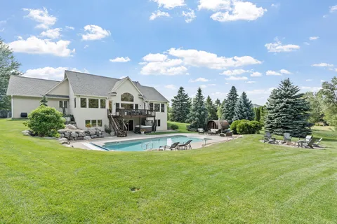 $1,195,000 | 10974 Alameda Avenue, Inver Grove Heights, MN 55077