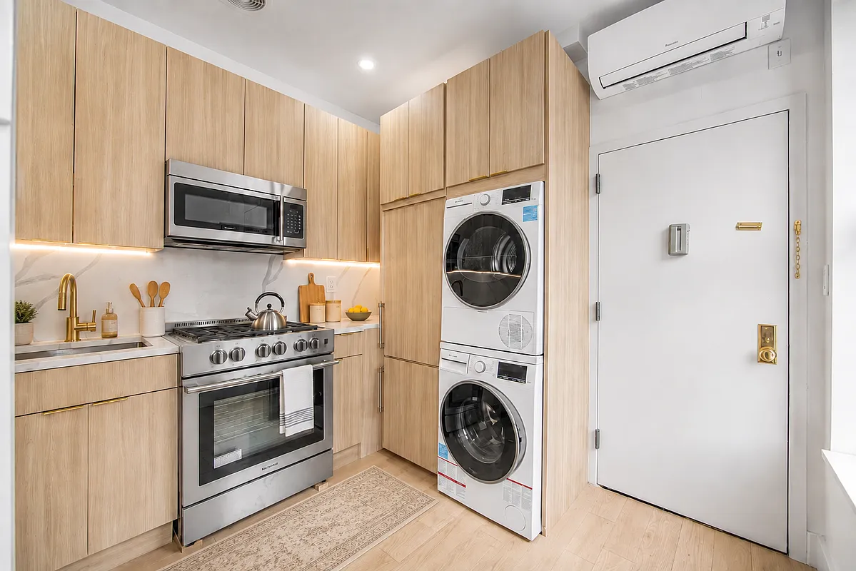 218 Flatbush Avenue, Unit 3 Brooklyn, NY 11217 - Photo 2 of 7
