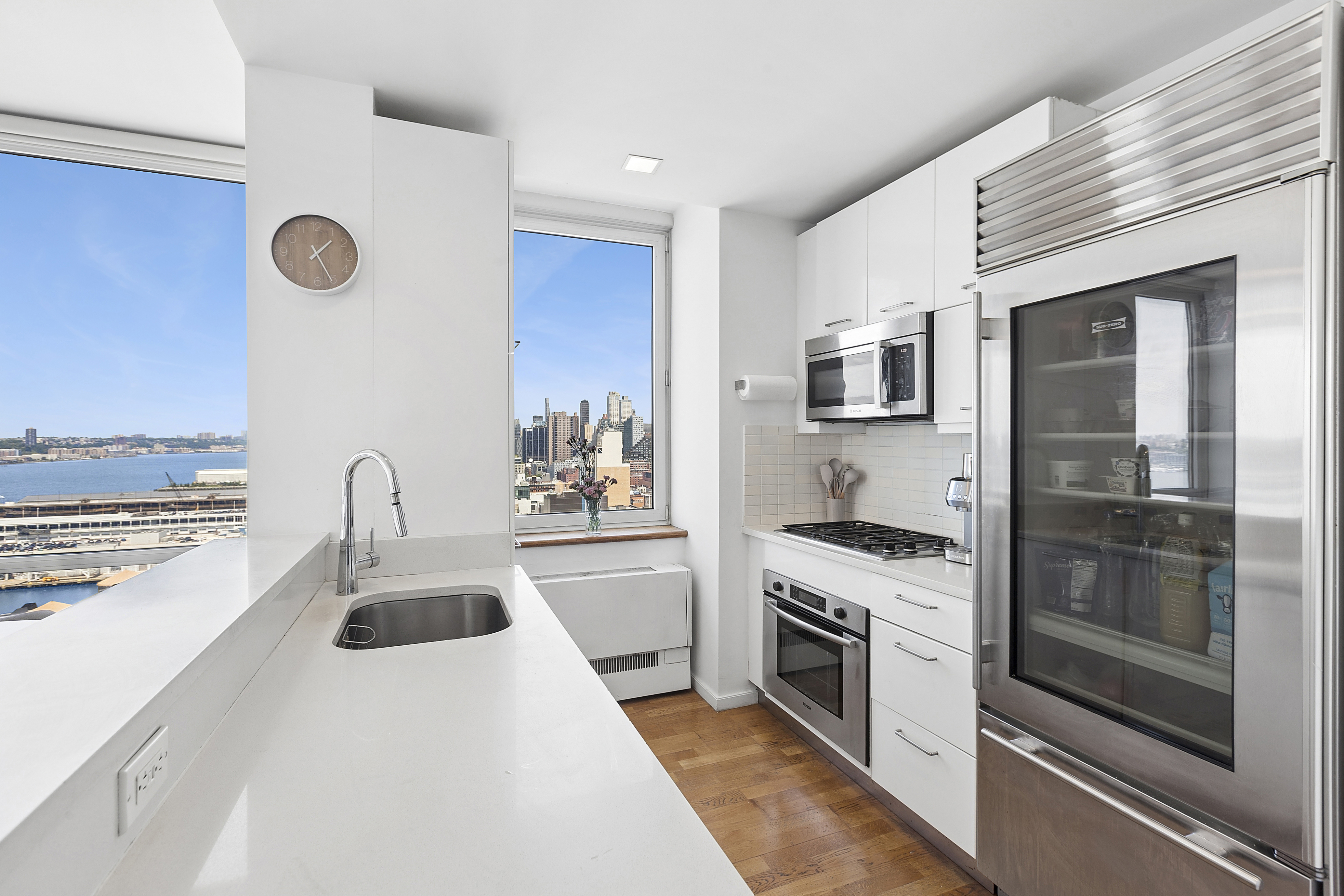 635 West 42nd Street, Unit 23A Manhattan, NY 10036 - Photo 2 of 11